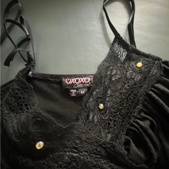 Lace tank tops with clear grommet stones - Picture 3 of 4